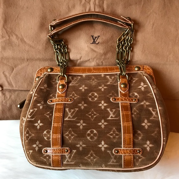 🔴SOLD🔴Authentic Louis Vuitton Gracie MM Bag - Picture 7 of 8